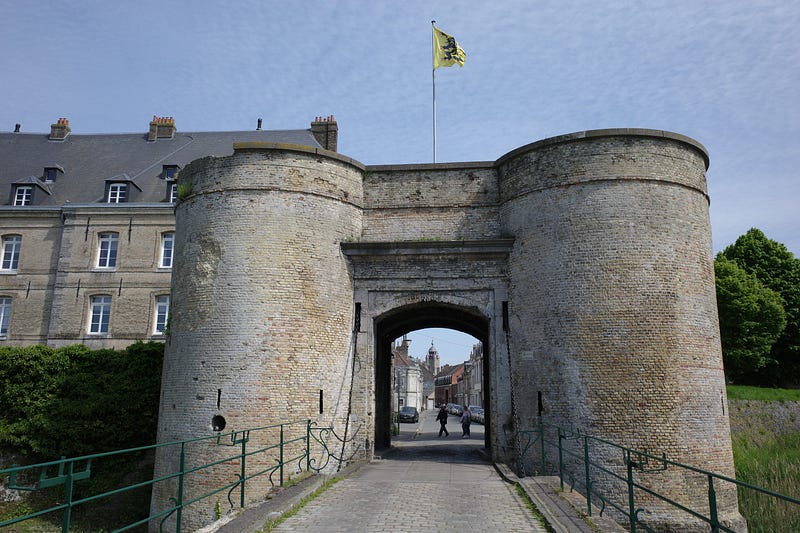 The entrance to Bergues through the gates