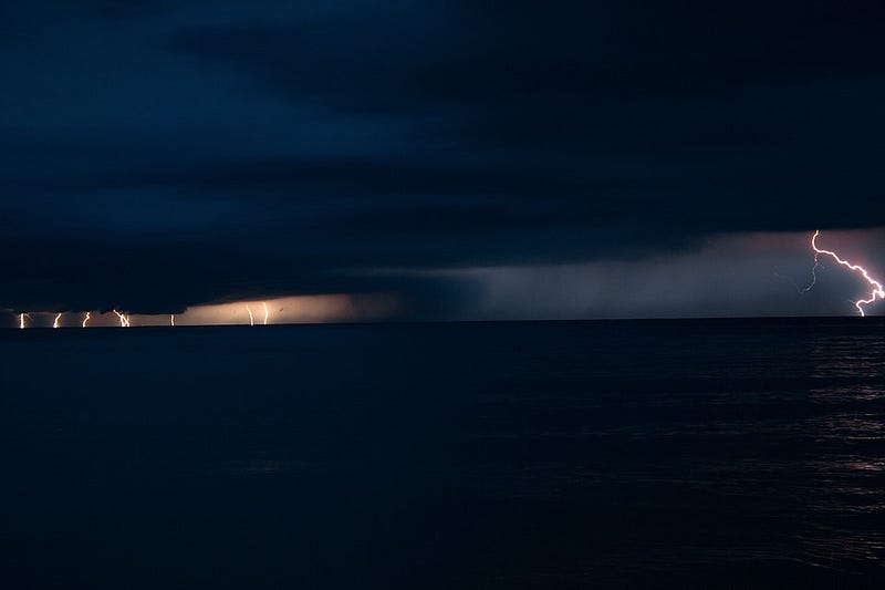 Real-time lightning strike map over the ocean