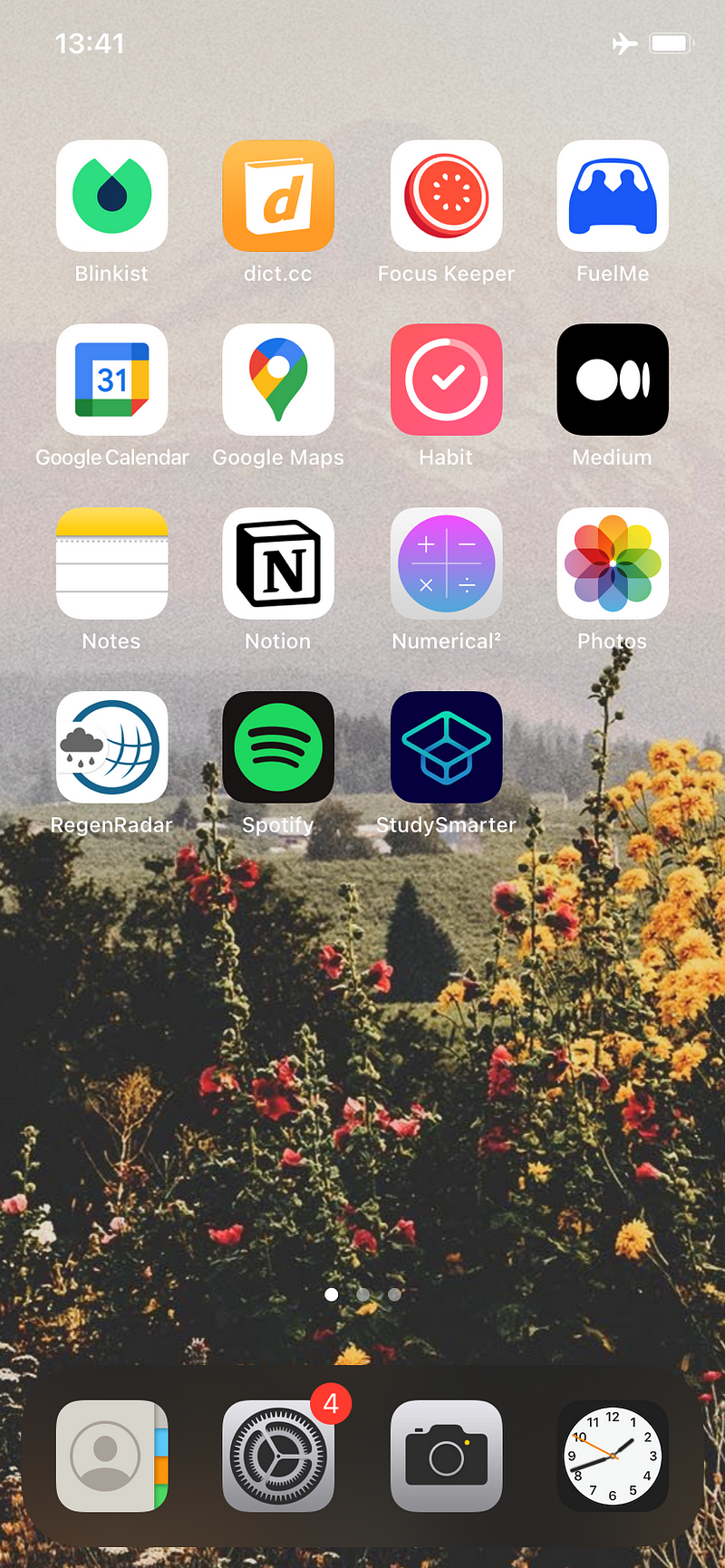 Organized productivity-focused home screen